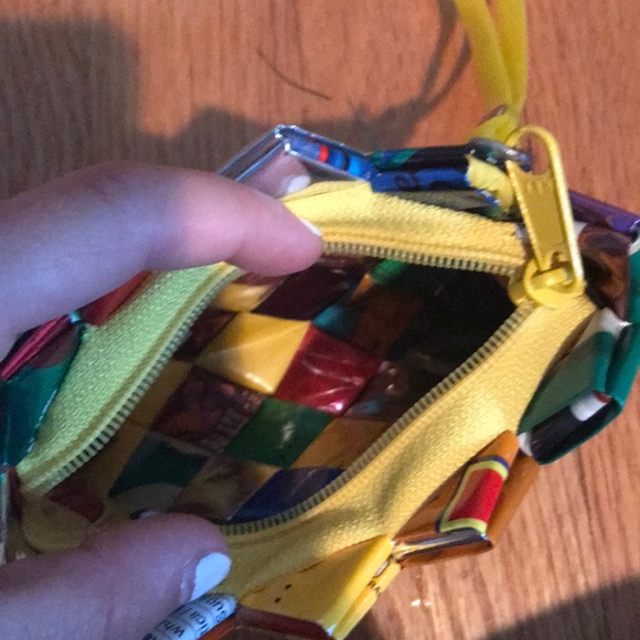 Recycled snack bag wristlet - Picture 5 of 5